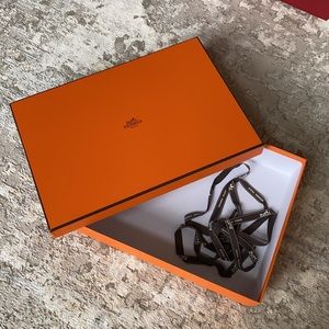 Hermès box with ribbon